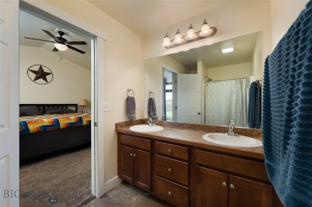 2206 Sturnella Lane, Belgrade MT 59714