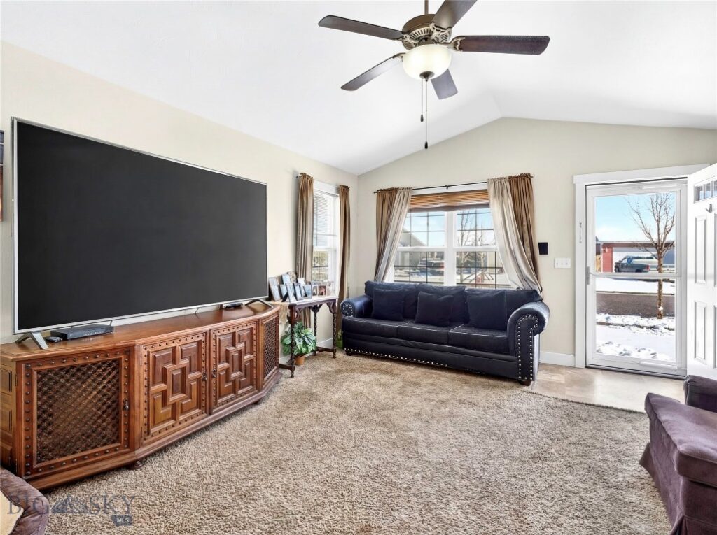 2217 Sturnella Lane, Belgrade MT 59714