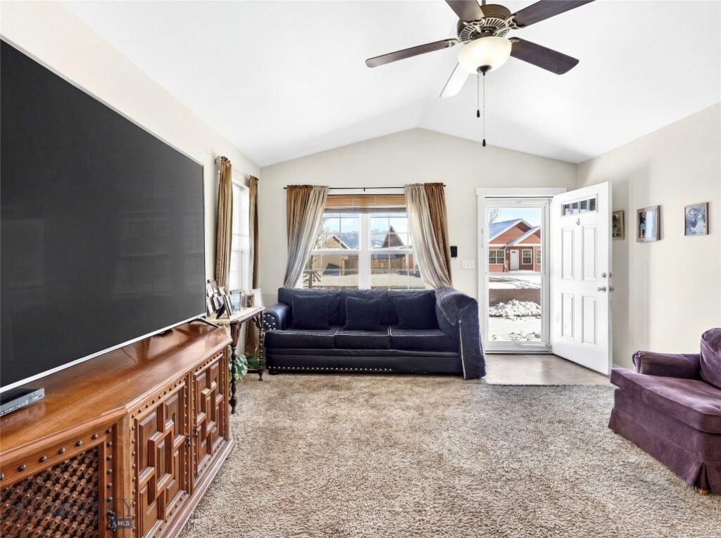 2217 Sturnella Lane, Belgrade MT 59714