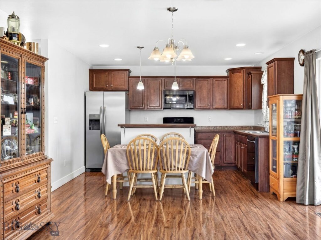 2217 Sturnella Lane, Belgrade MT 59714