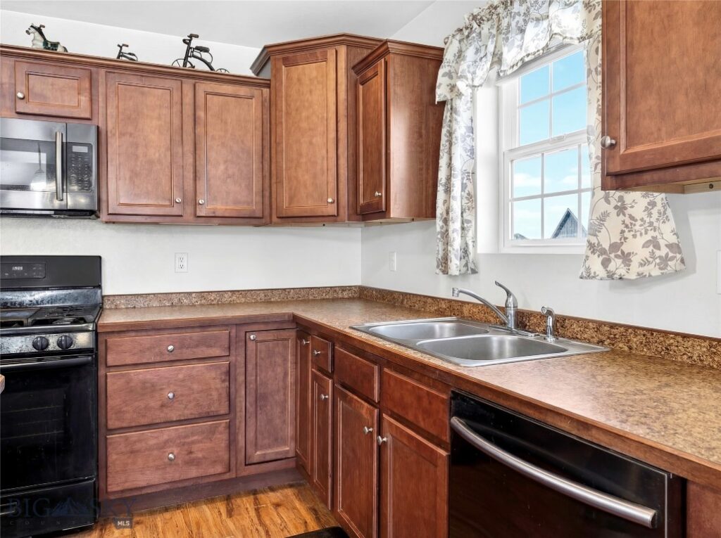 2217 Sturnella Lane, Belgrade MT 59714