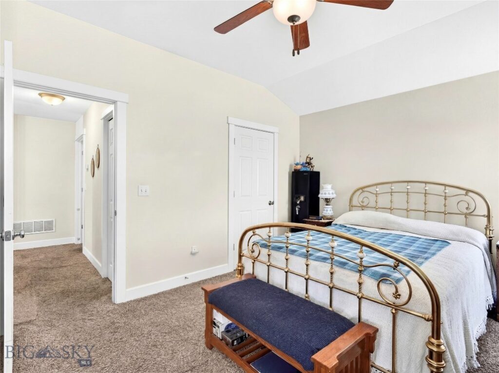 2217 Sturnella Lane, Belgrade MT 59714