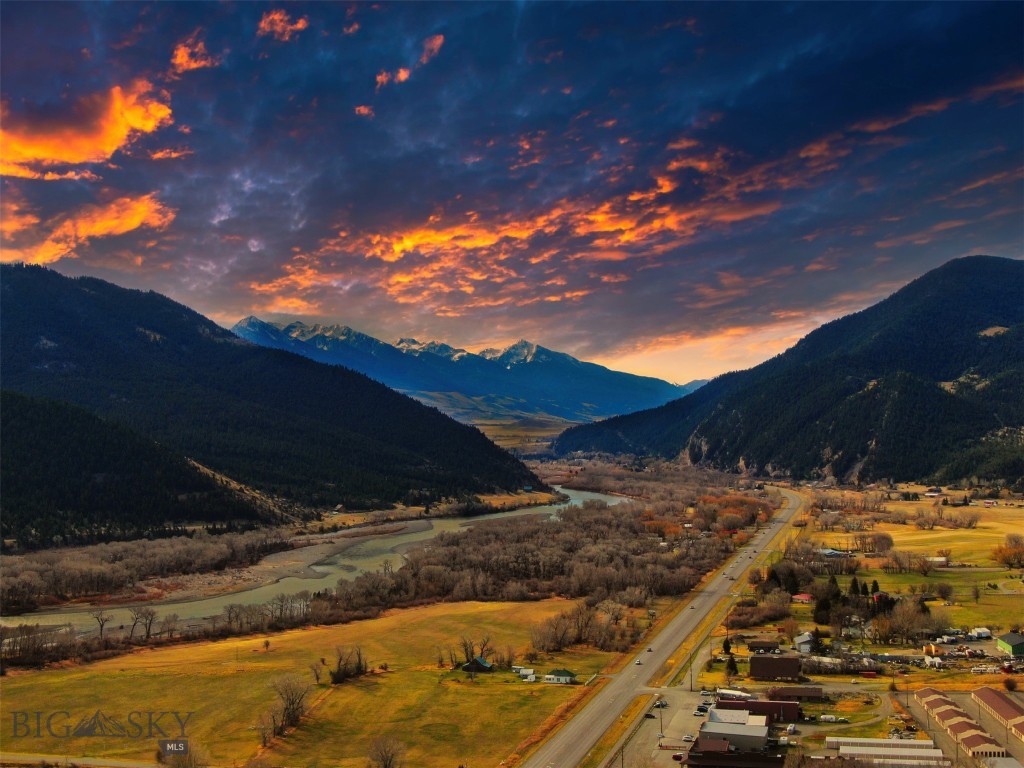 2221 Willow Drive, Livingston MT 59047