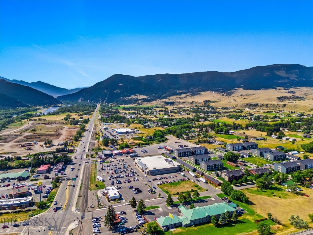 2221 Willow Drive, Livingston MT 59047
