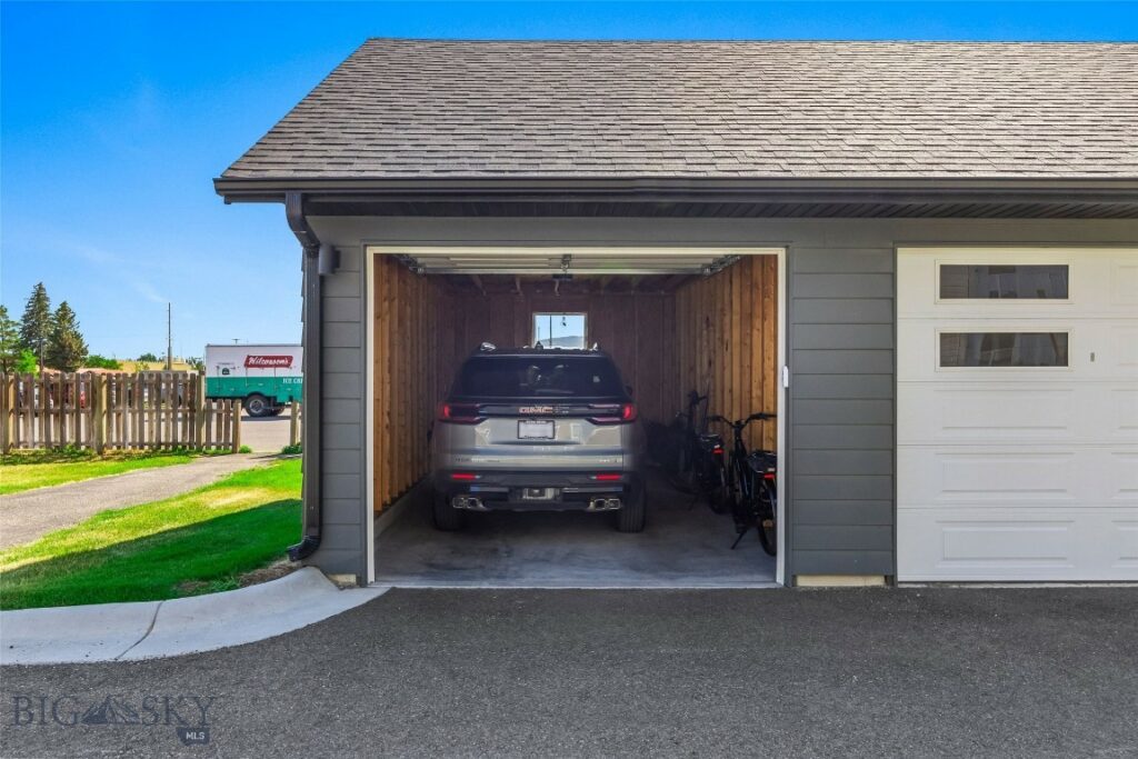 2221 Willow Drive, Livingston MT 59047