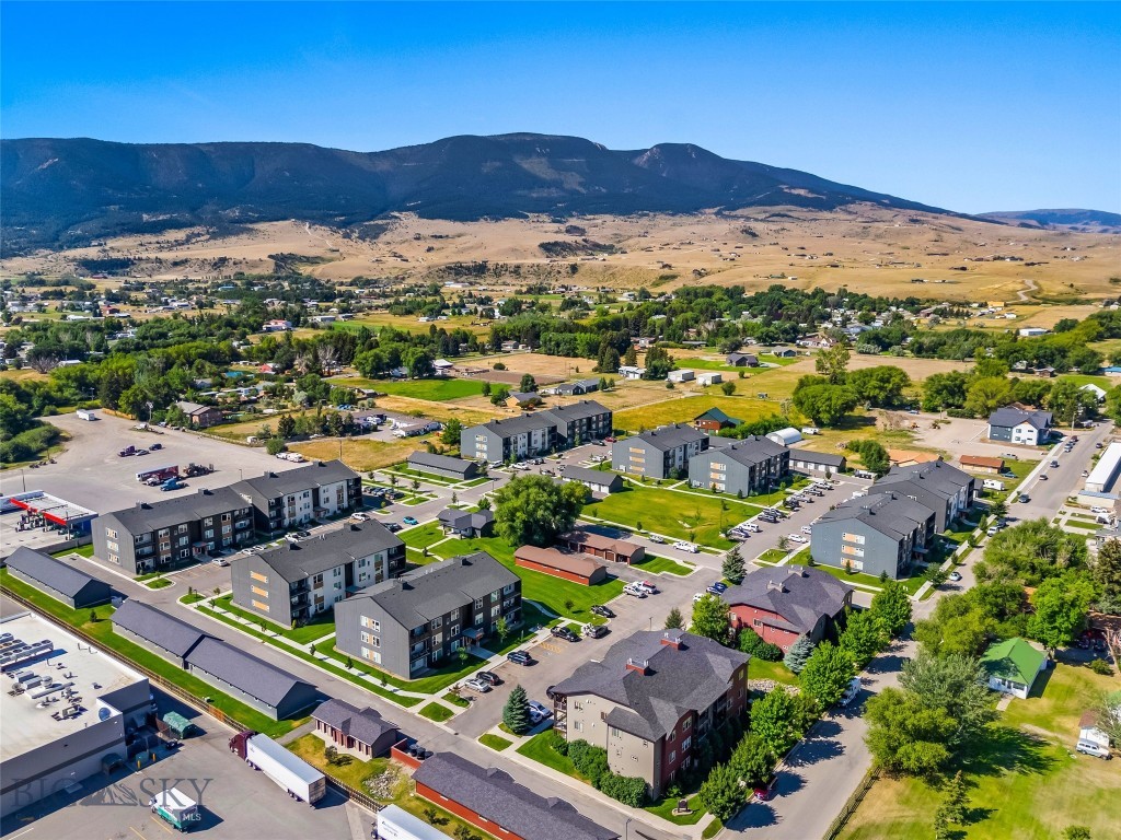 2221 Willow Drive, Livingston MT 59047