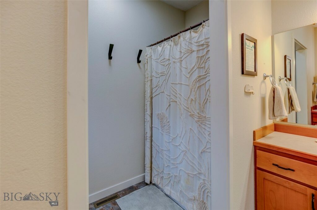 2221 Willow Drive, Livingston MT 59047