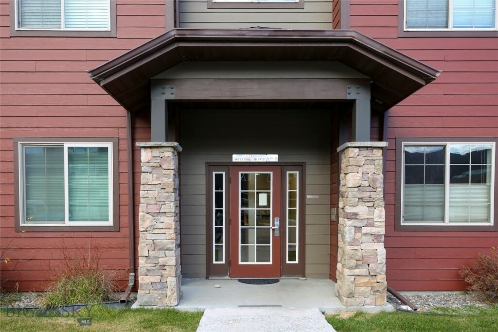 2221 Willow Drive, Livingston MT 59047