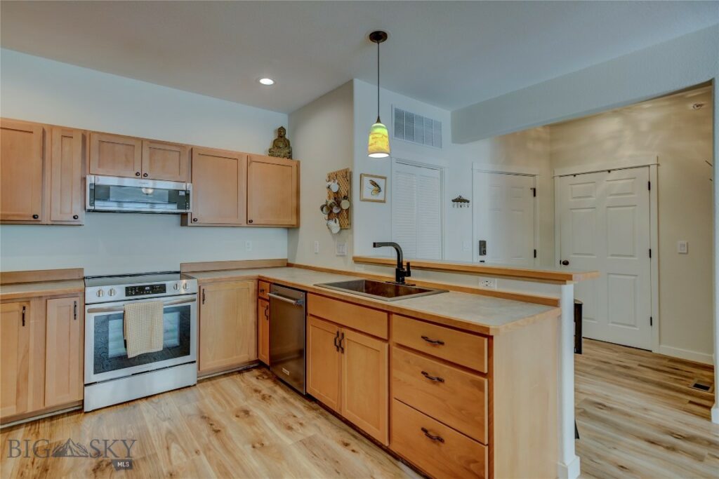 2221 Willow Drive, Livingston MT 59047