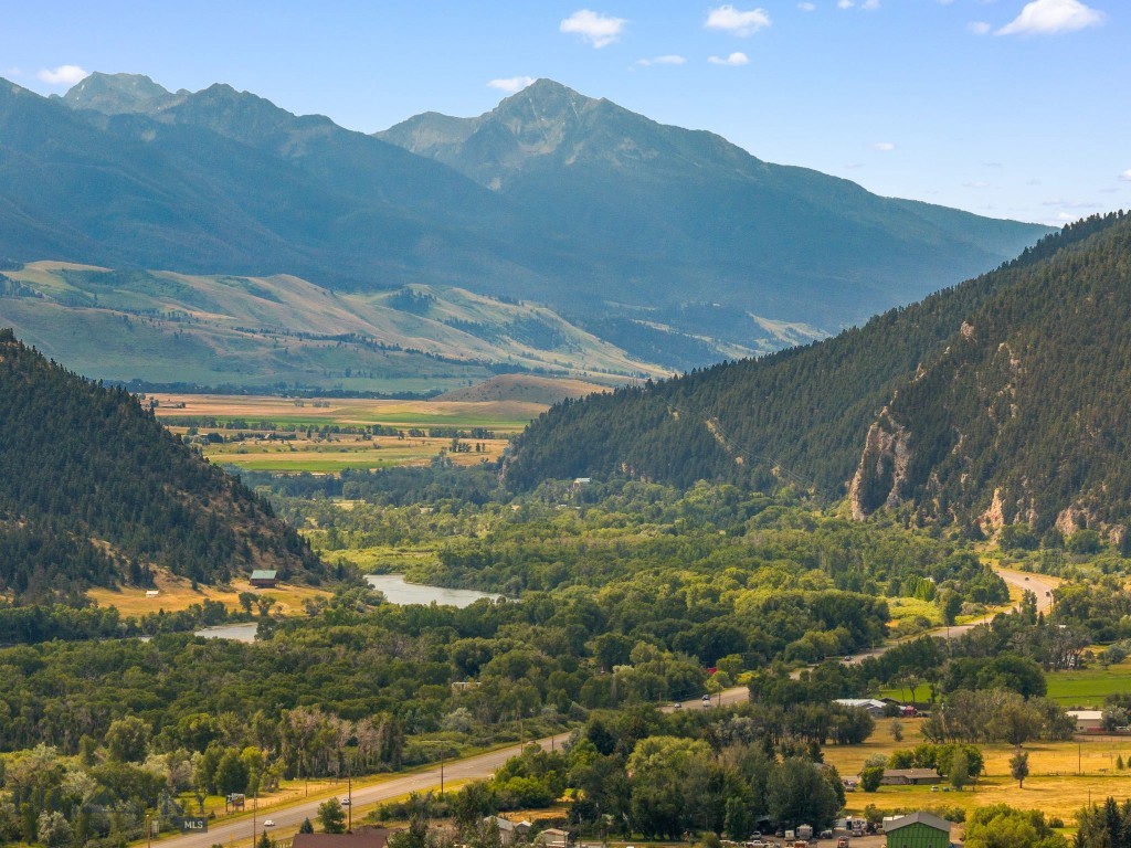 2221F Willow Drive, Livingston MT 59047