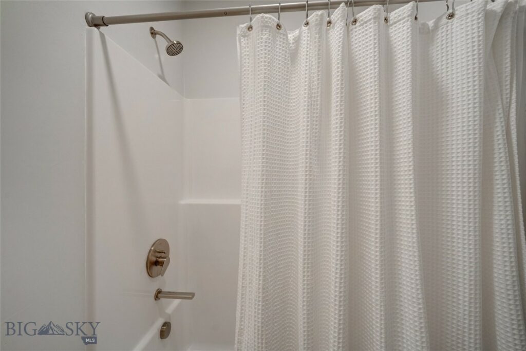 2222E Willow Drive, Livingston MT 59047