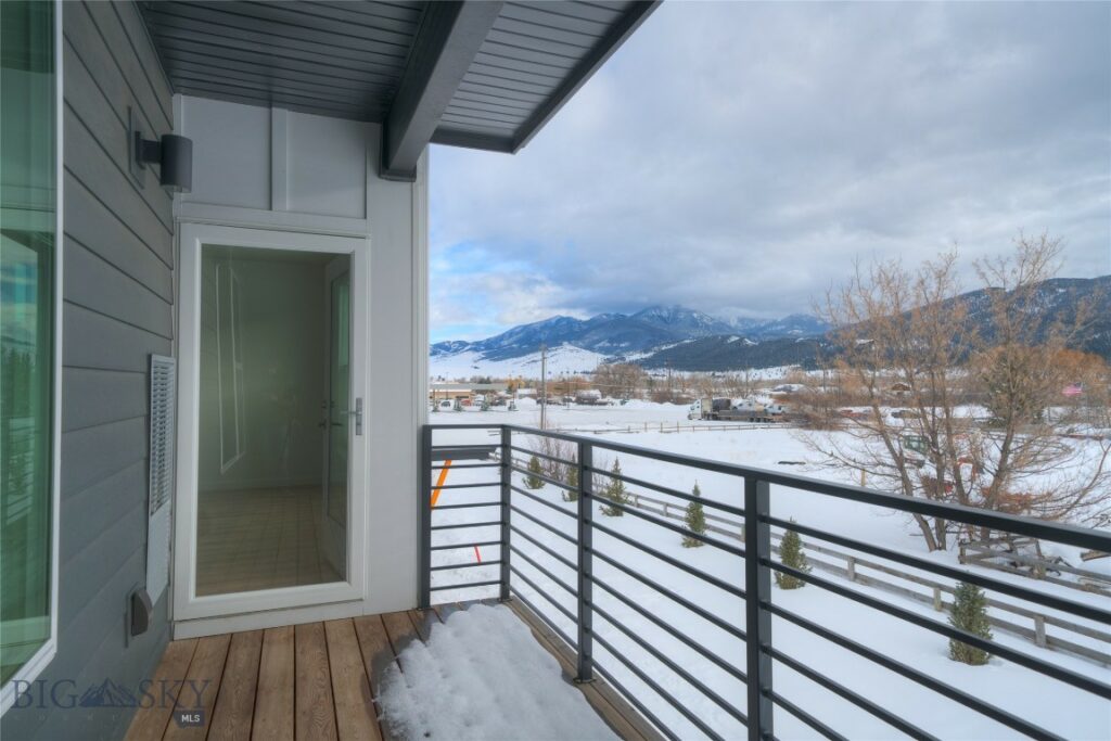 2222E Willow Drive, Livingston MT 59047