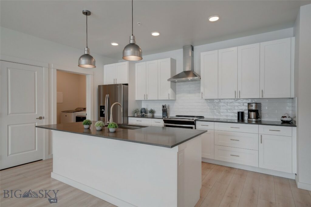 2222E Willow Drive, Livingston MT 59047