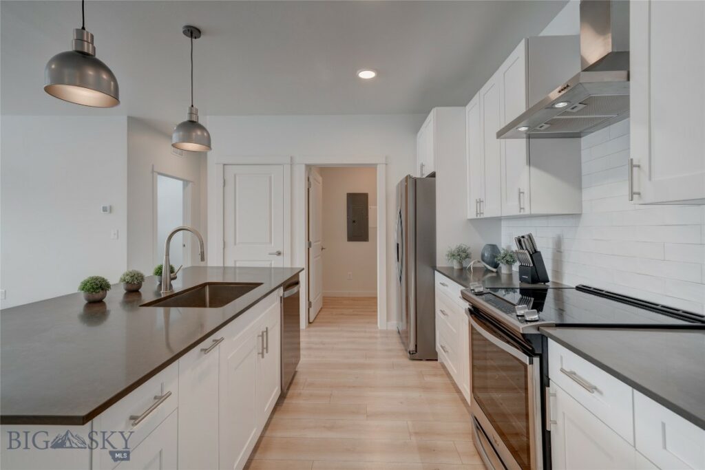 2222E Willow Drive, Livingston MT 59047