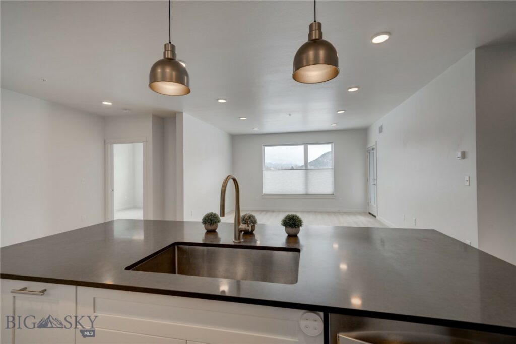 2222E Willow Drive, Livingston MT 59047