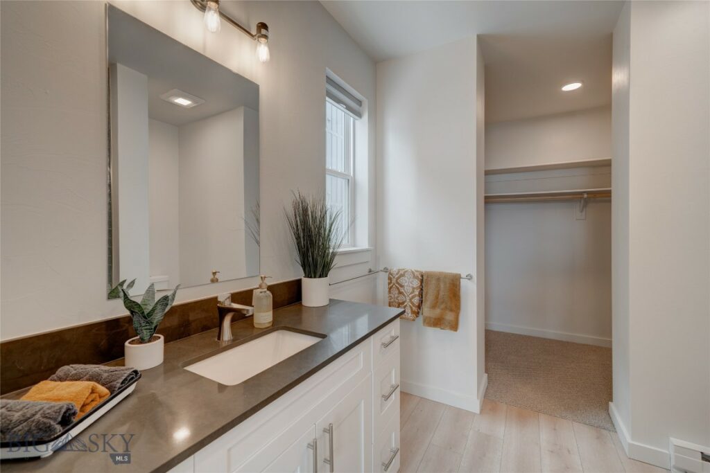 2222E Willow Drive, Livingston MT 59047