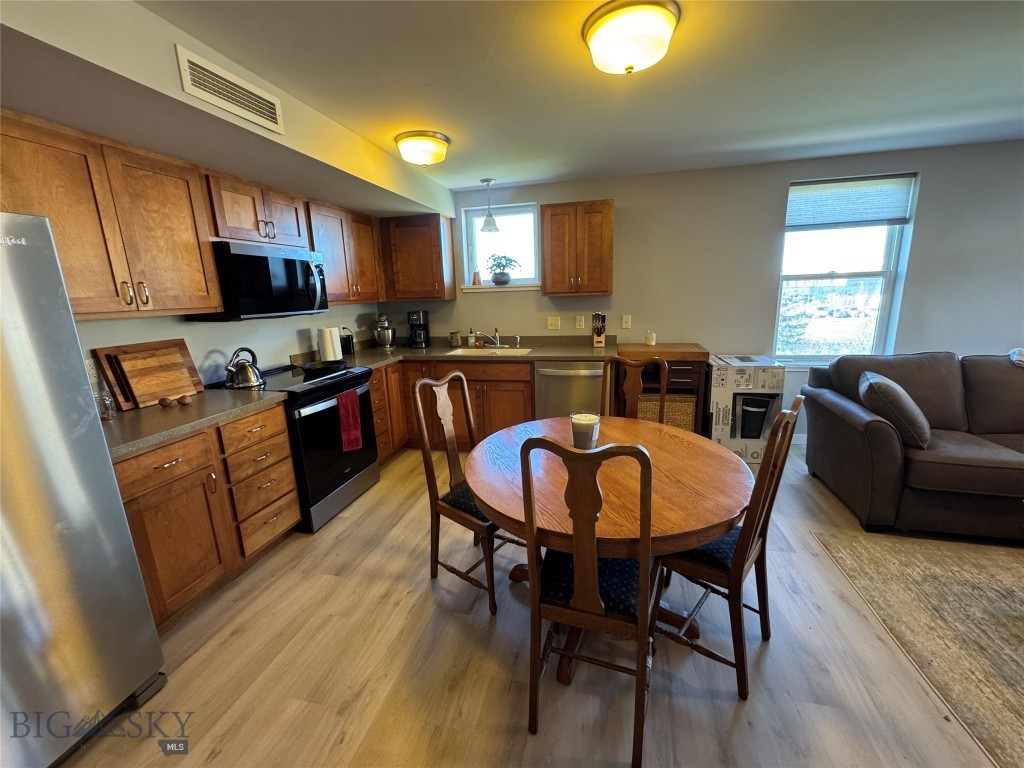 228 S Cottonwood Road, Bozeman MT 59718