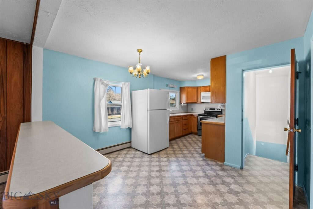 230 S G Street, Livingston MT 59047