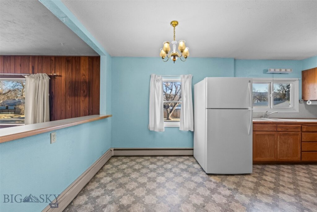 230 S G Street, Livingston MT 59047