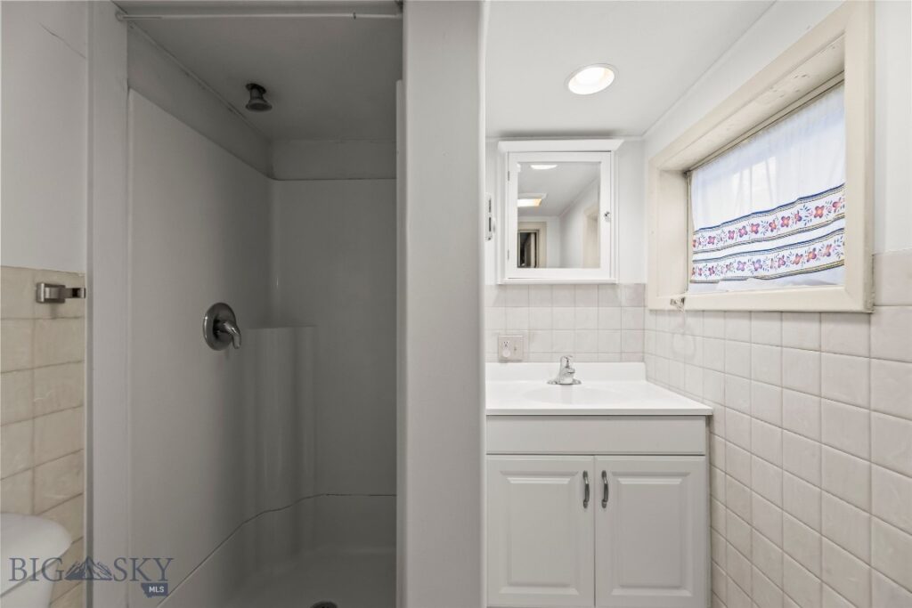 230 S G Street, Livingston MT 59047