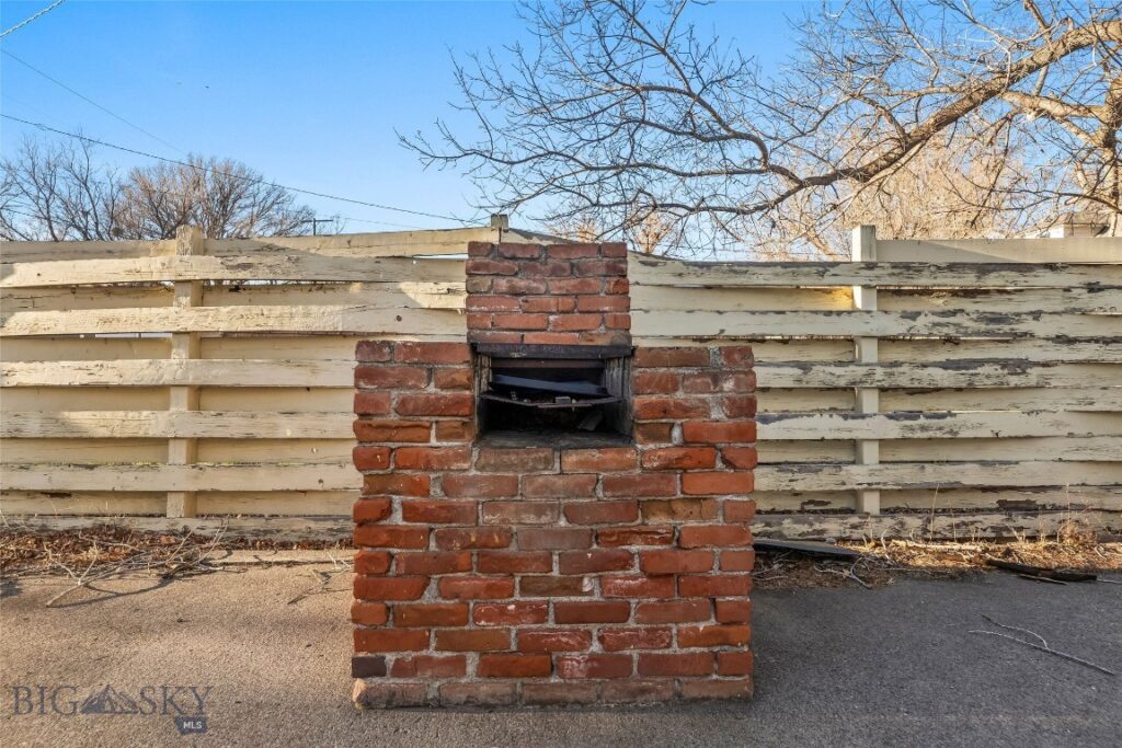 230 S G Street, Livingston MT 59047