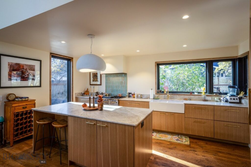 231 1/2 S D Street, Livingston MT 59047