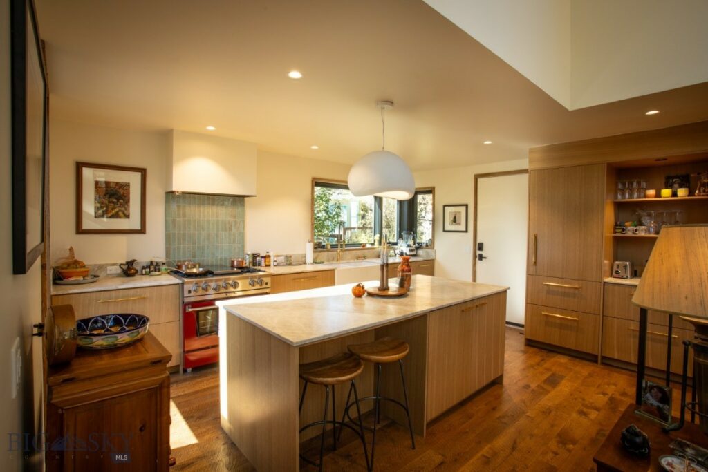 231 1/2 S D Street, Livingston MT 59047