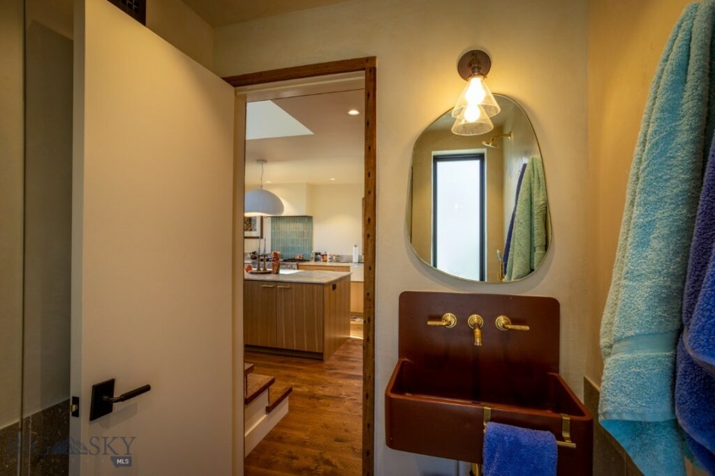 231 1/2 S D Street, Livingston MT 59047