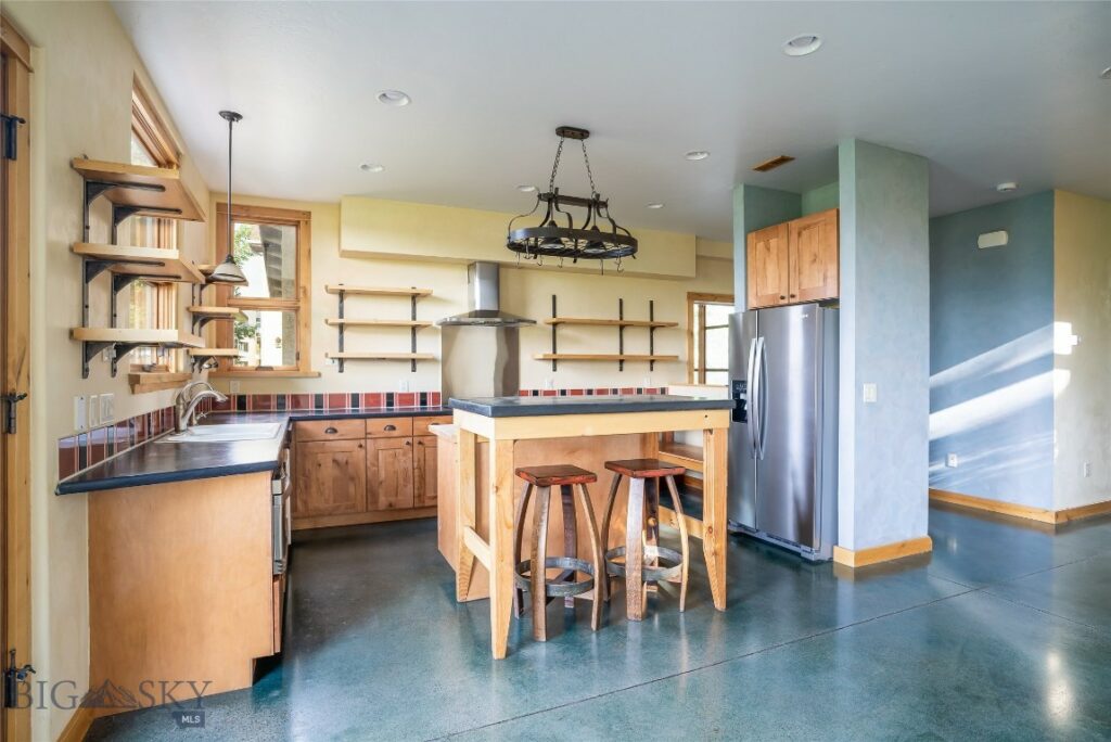 235 Turtle Way, Bozeman MT 59715