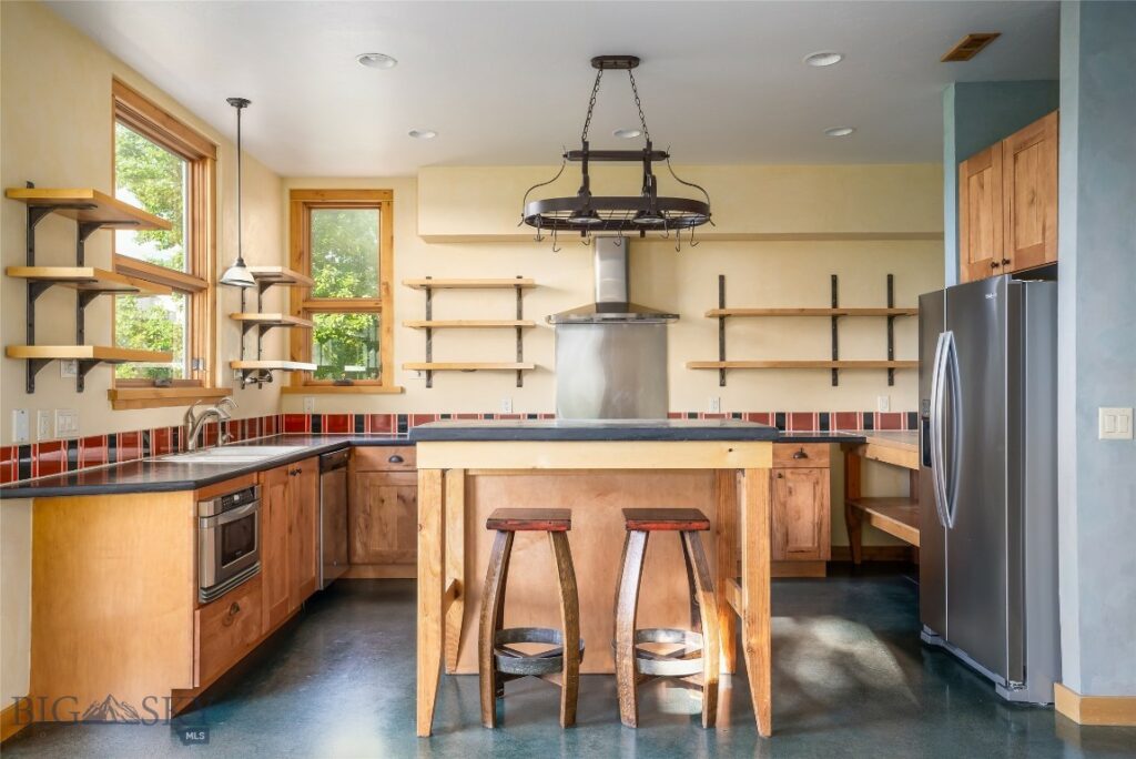 235 Turtle Way, Bozeman MT 59715