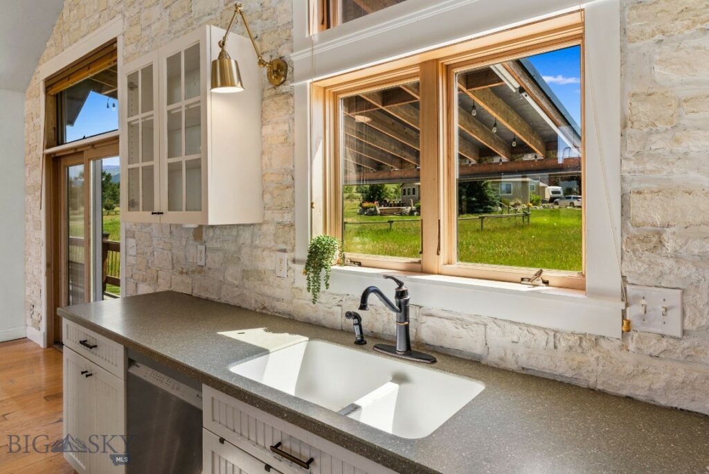 236 Holland Lane, Bozeman MT 59718