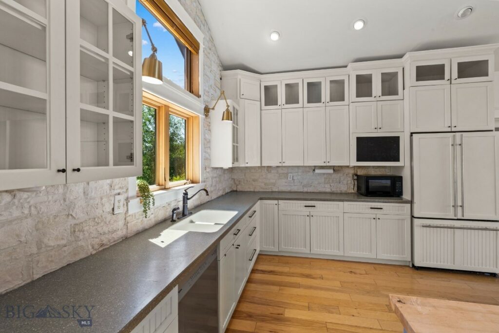 236 Holland Lane, Bozeman MT 59718