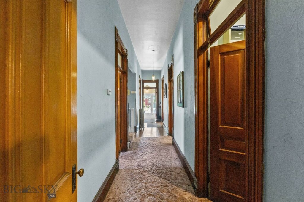 236 S 3rd Street, Livingston MT 59047