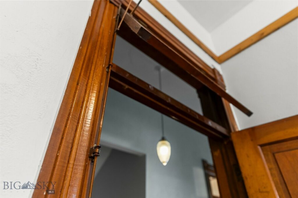 236 S 3rd Street, Livingston MT 59047
