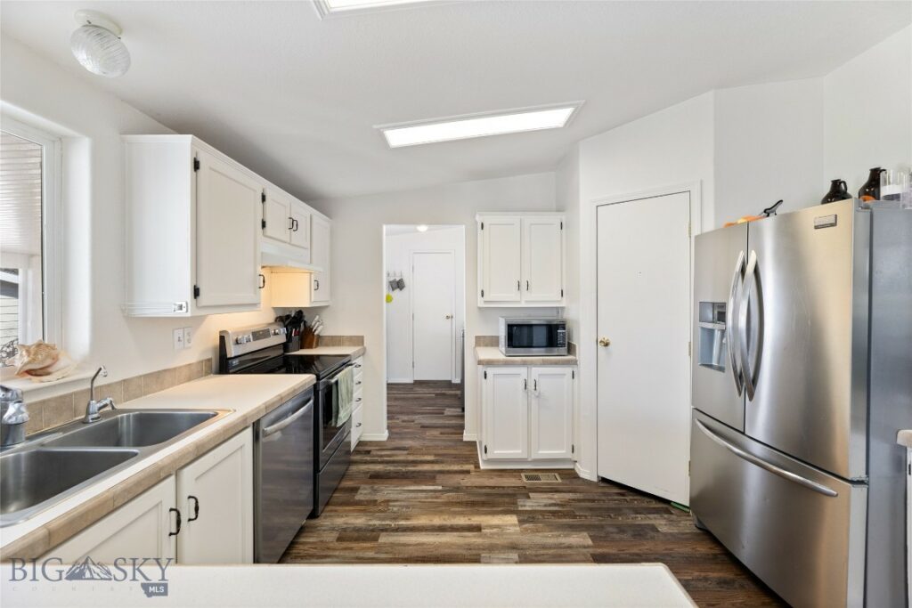 239 Angus Drive, Belgrade MT 59714