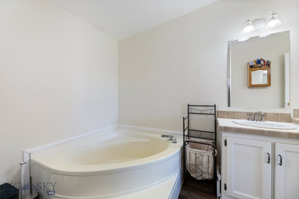 239 Angus Drive, Belgrade MT 59714