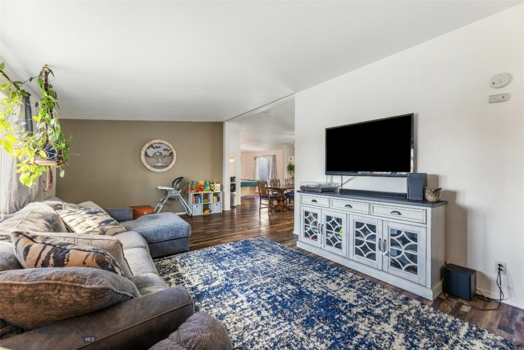 239 Angus Drive, Belgrade MT 59714