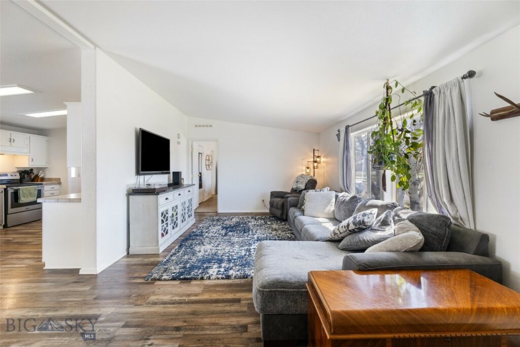 239 Angus Drive, Belgrade MT 59714