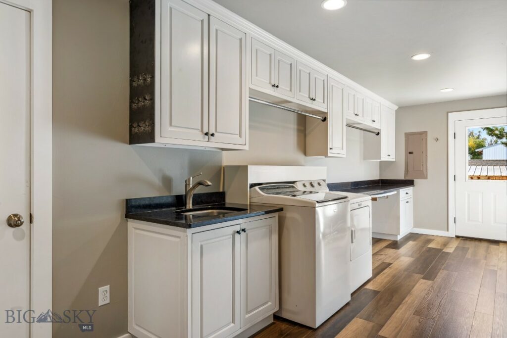 2399 Central Park Road, Belgrade MT 59714