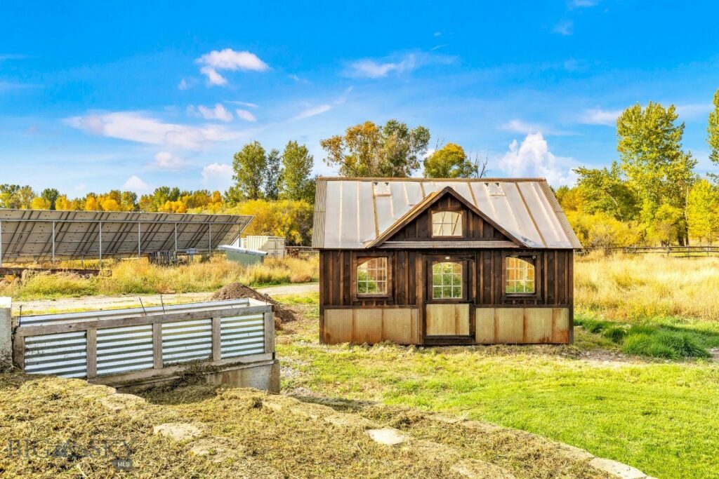 2399 Central Park Road, Belgrade MT 59714