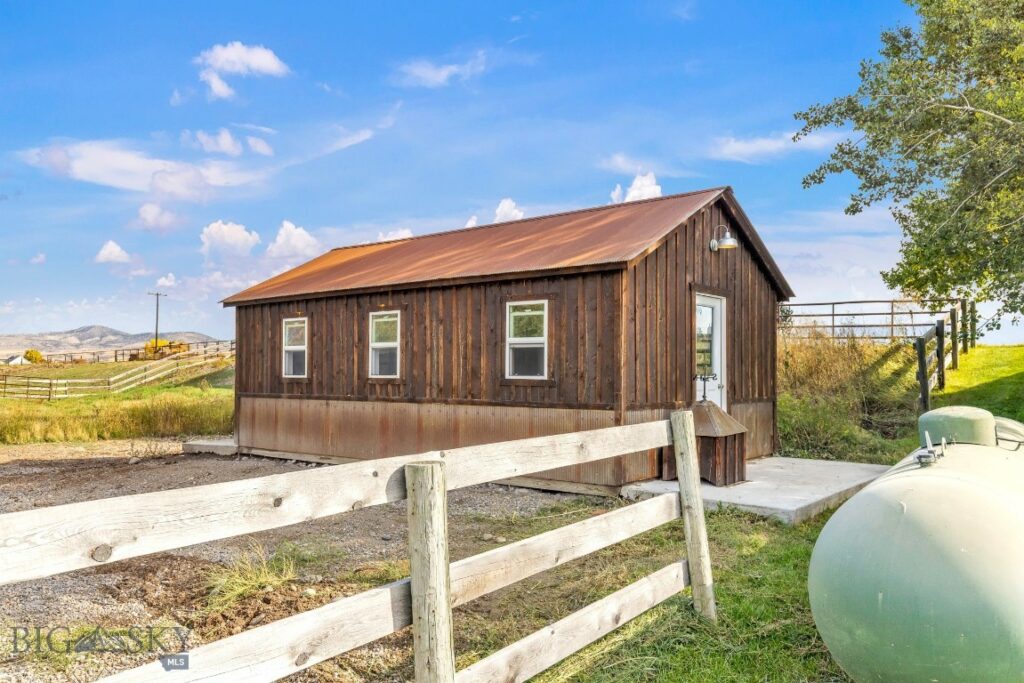 2399 Central Park Road, Belgrade MT 59714