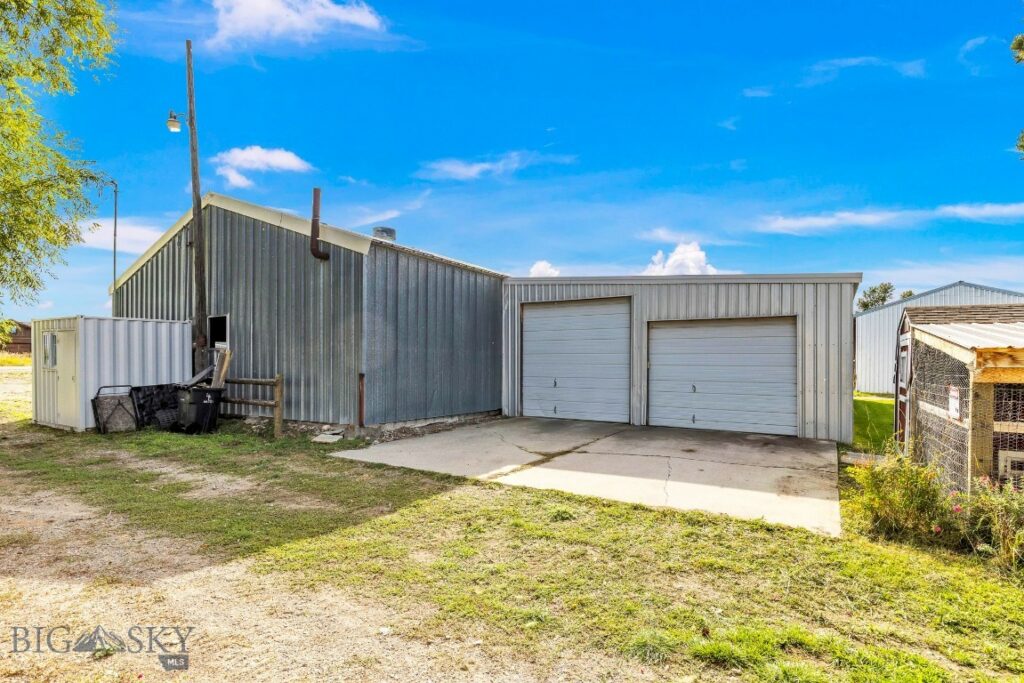 2399 Central Park Road, Belgrade MT 59714