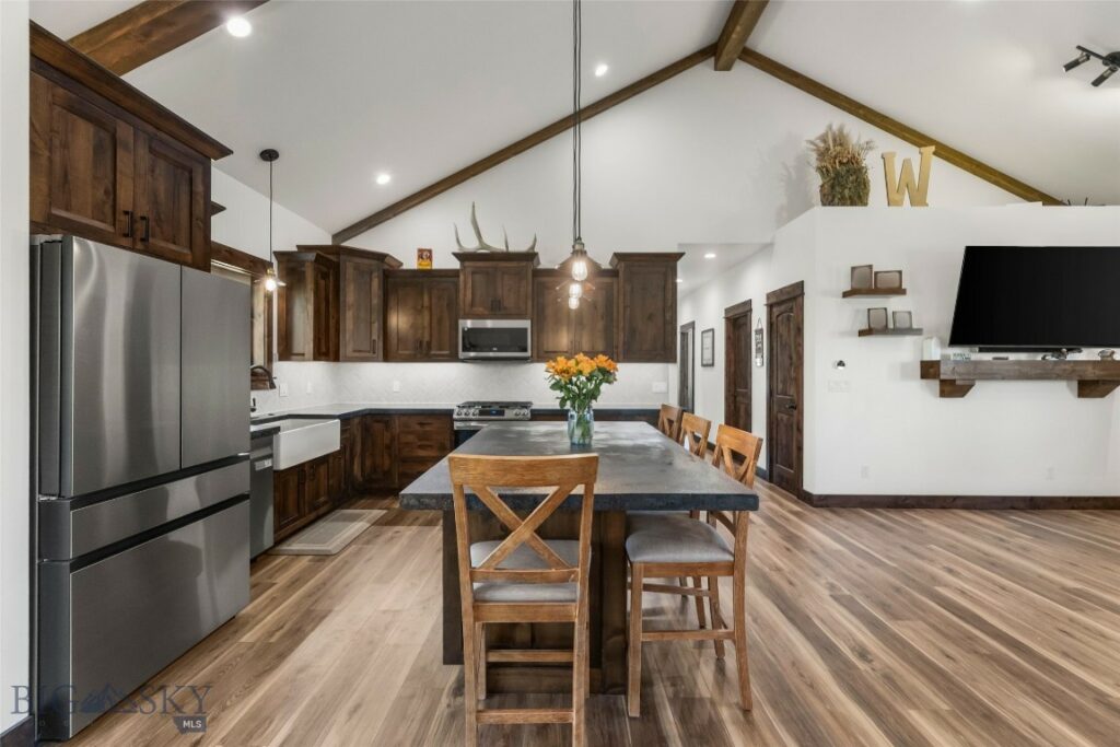 24 Warrior Road, Livingston MT 59047