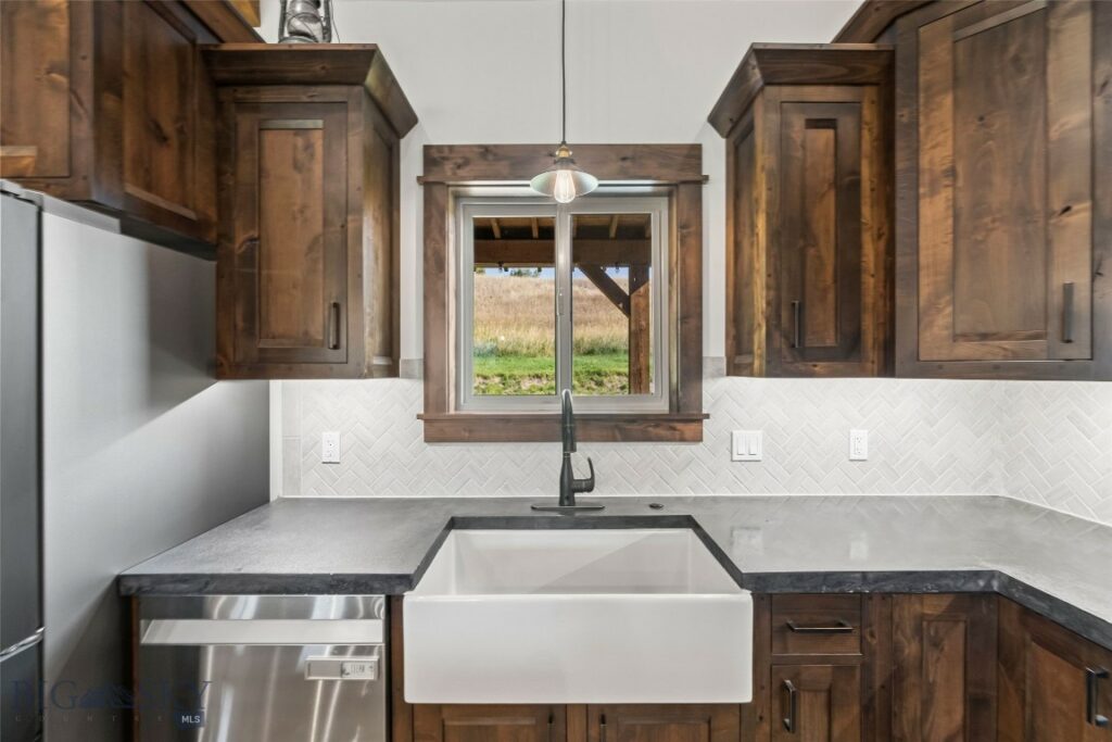 24 Warrior Road, Livingston MT 59047