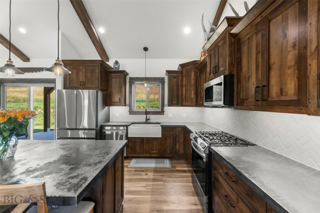 24 Warrior Road, Livingston MT 59047