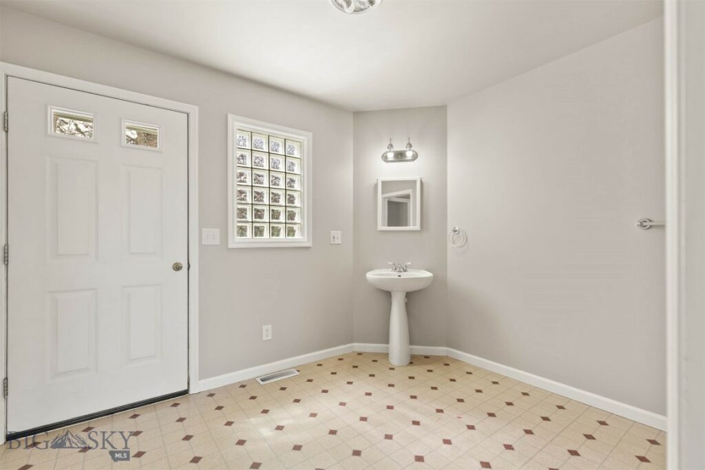 240 Canary Lane, Bozeman MT 59715