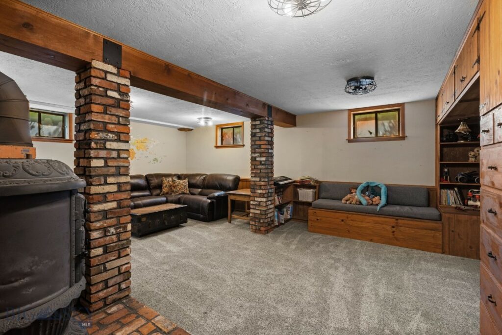 25 Big Chief Trail, Bozeman MT 59718