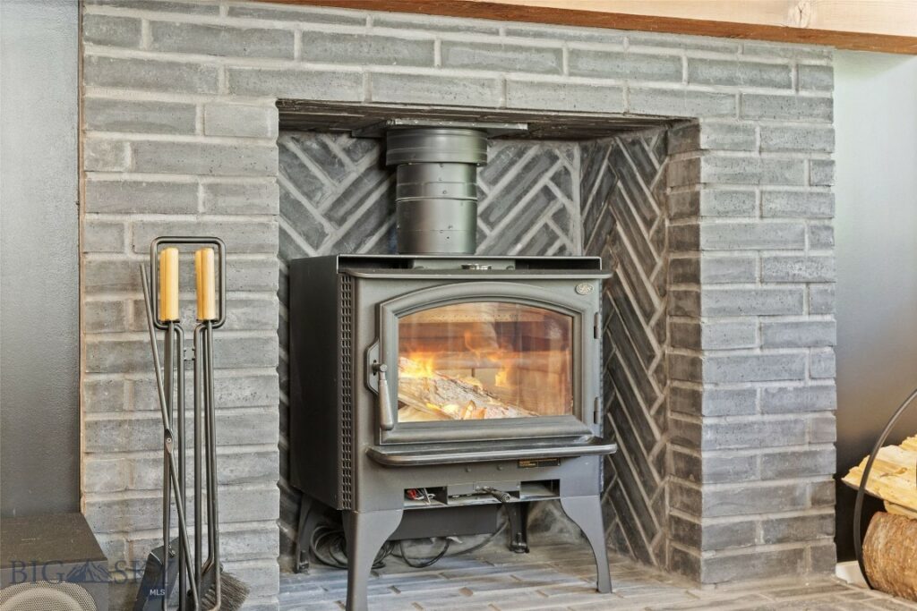 25 W Dooley Lane, Belgrade MT 59714
