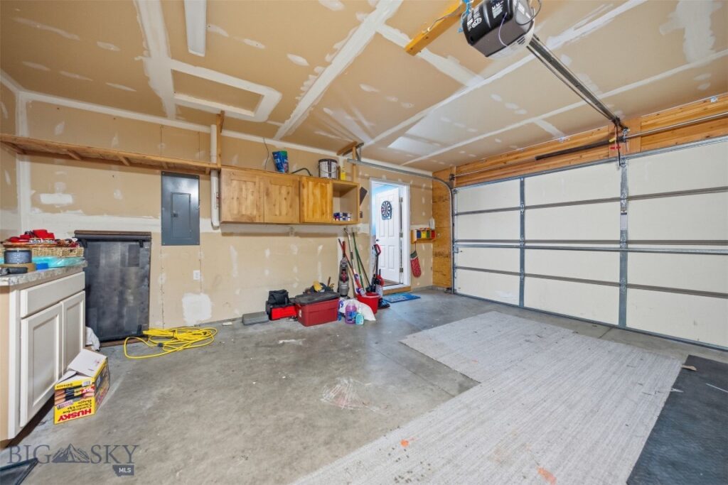 250 Jackson Lane, Belgrade MT 59714