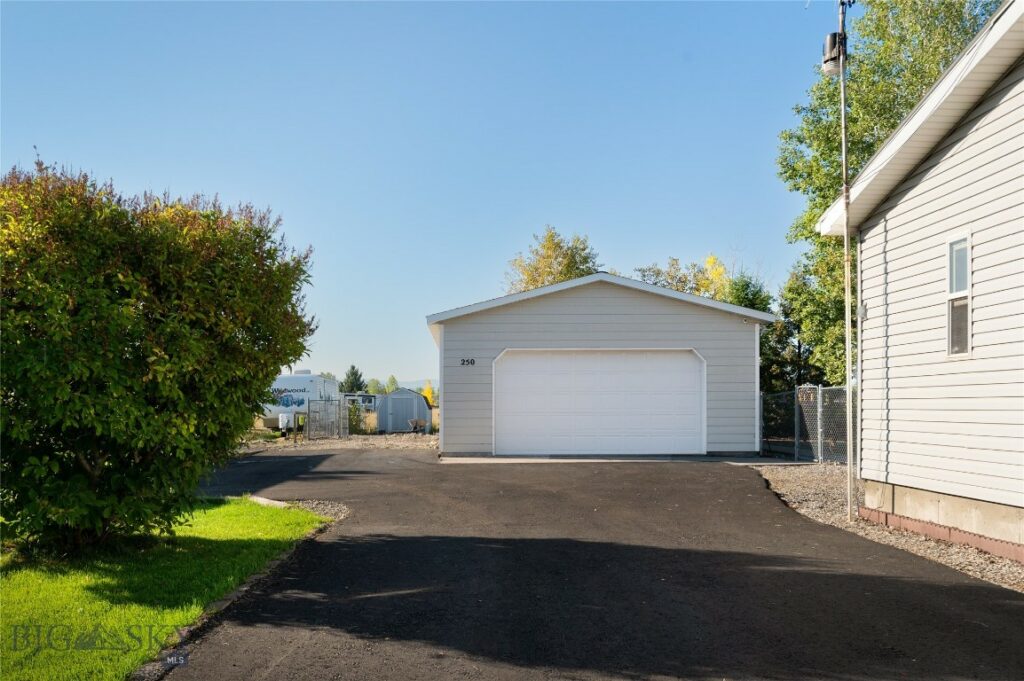 250 Hereford Drive, Belgrade MT 59714